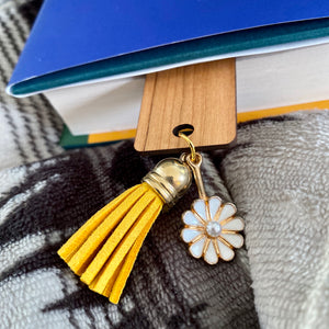 White Daisy Charm with Yellow Tassel Wooden Bookmark